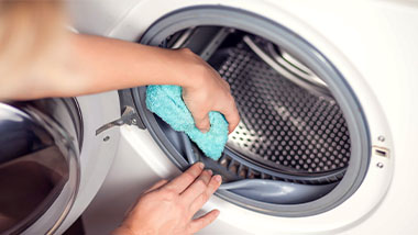 How to Clean Your Washing Machine - Cleaning the Inside of Front
